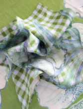 Load image into Gallery viewer, Orchid Gingham Linen Napkin - Set of 8
